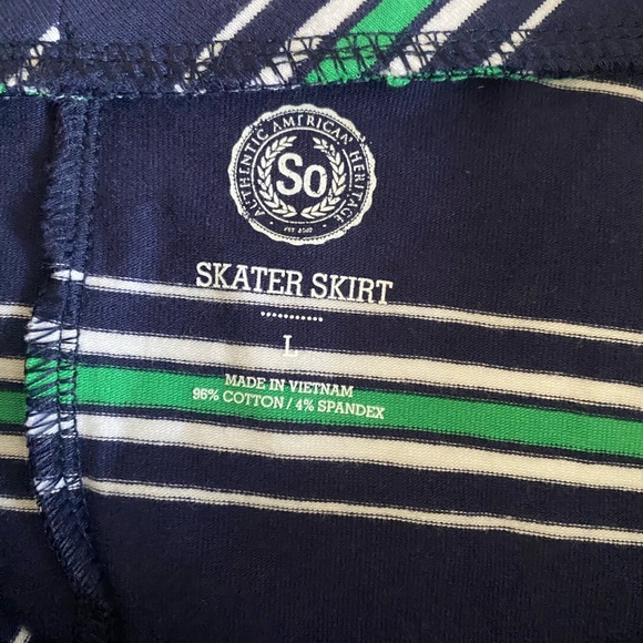 Women’s size large mini skirt - Picture 2 of 2